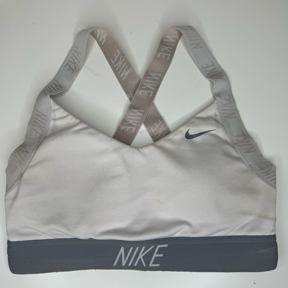 Nike sports bra - Picture 1 of 5